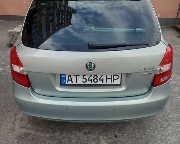 Шкода Фабия 2011 в Хмельницком на Automoto.ua Серый Шкода Фабия, объемом двигателя 1.2 л и пробегом 285 тыс. км за 6200 $, фото 5 на Automoto.ua
