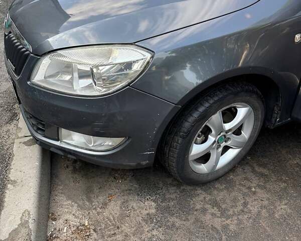Сірий Шкода Фабія, об'ємом двигуна 1.2 л та пробігом 258 тис. км за 6999 $, фото 59 на Automoto.ua