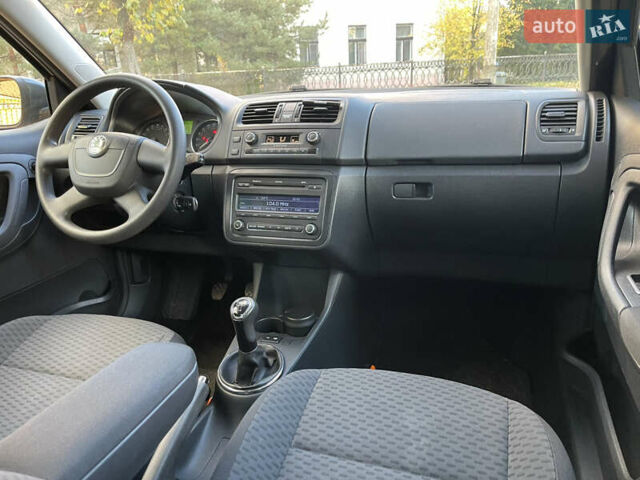 Шкода Фабия 2011 в Калуше на Automoto.ua Серый Шкода Фабия, объемом двигателя 1.2 л и пробегом 218 тыс. км за 5699 $, фото 15 на Automoto.ua