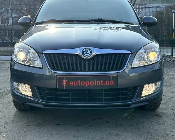 Серый Шкода Фабия, объемом двигателя 1.2 л и пробегом 267 тыс. км за 5900 $, фото 1 на Automoto.ua