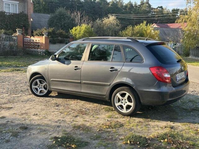Шкода Фабия 2011 в Белой Церкве на Automoto.ua Серый Шкода Фабия, объемом двигателя 1.2 л и пробегом 202 тыс. км за 7800 $, фото 1 на Automoto.ua