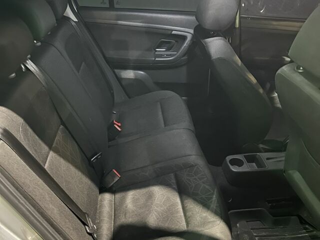 Серый Шкода Фабия, объемом двигателя 1.6 л и пробегом 400 тыс. км за 4500 $, фото 7 на Automoto.ua