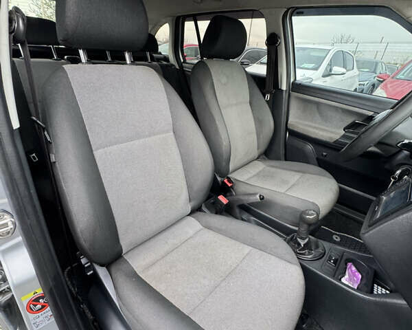 Сірий Шкода Фабія, об'ємом двигуна 1.6 л та пробігом 233 тис. км за 5500 $, фото 23 на Automoto.ua