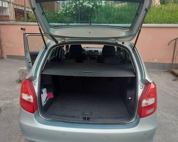 Шкода Фабия 2011 в Хмельницком на Automoto.ua Серый Шкода Фабия, объемом двигателя 1.2 л и пробегом 285 тыс. км за 6200 $, фото 2 на Automoto.ua