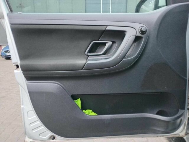 Серый Шкода Фабия, объемом двигателя 1.6 л и пробегом 304 тыс. км за 5490 $, фото 7 на Automoto.ua