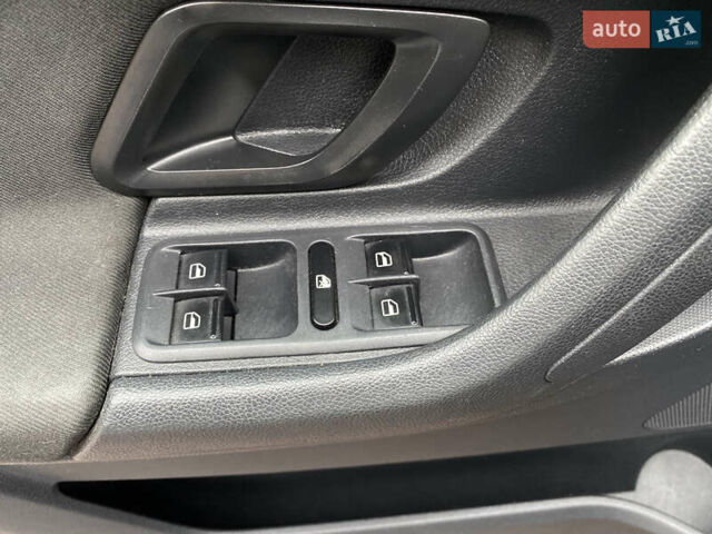 Серый Шкода Фабия, объемом двигателя 1.2 л и пробегом 185 тыс. км за 6000 $, фото 11 на Automoto.ua