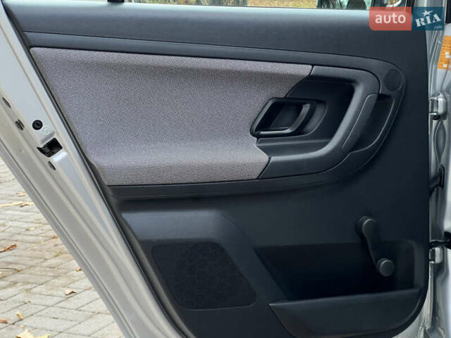 Шкода Фабия 2011 в Трускавце на Automoto.ua Серый Шкода Фабия, объемом двигателя 1.6 л и пробегом 242 тыс. км за 5950 $, фото 81 на Automoto.ua