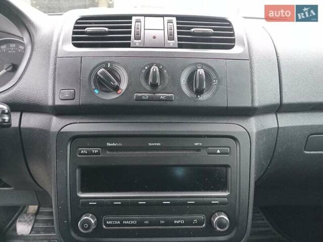 Серый Шкода Фабия, объемом двигателя 1.6 л и пробегом 304 тыс. км за 5490 $, фото 14 на Automoto.ua