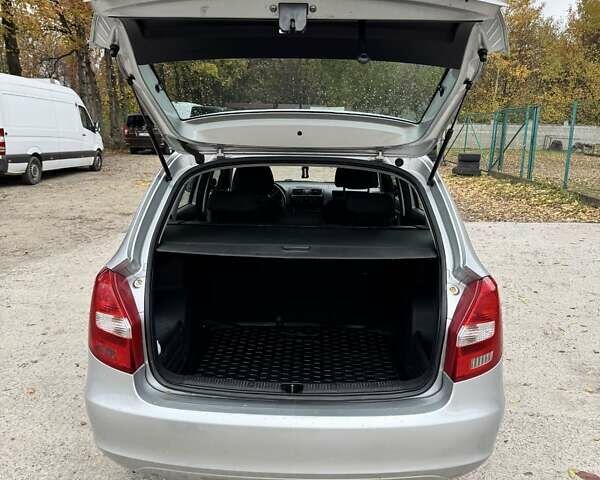 Шкода Фабия 2011 в Стрые на Automoto.ua Серый Шкода Фабия, объемом двигателя 1.6 л и пробегом 291 тыс. км за 5500 $, фото 6 на Automoto.ua