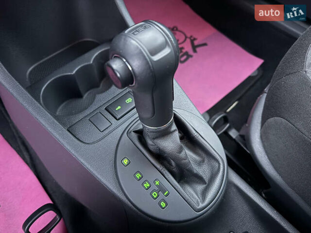 Серый Шкода Фабия, объемом двигателя 1.2 л и пробегом 161 тыс. км за 6600 $, фото 24 на Automoto.ua