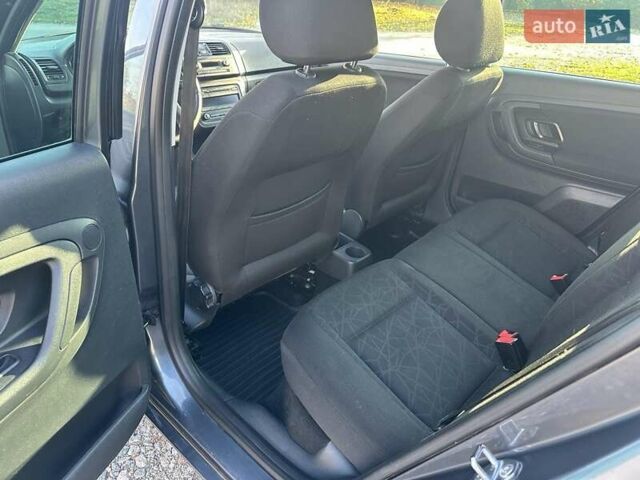 Серый Шкода Фабия, объемом двигателя 1.2 л и пробегом 203 тыс. км за 7500 $, фото 11 на Automoto.ua