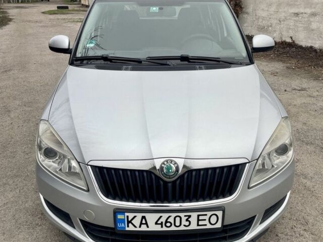 Серый Шкода Фабия, объемом двигателя 1.4 л и пробегом 195 тыс. км за 6200 $, фото 4 на Automoto.ua