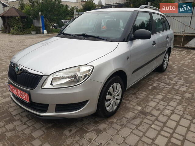 Серый Шкода Фабия, объемом двигателя 1.39 л и пробегом 181 тыс. км за 6350 $, фото 5 на Automoto.ua