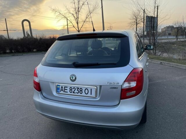 Серый Шкода Фабия, объемом двигателя 1.6 л и пробегом 219 тыс. км за 6000 $, фото 7 на Automoto.ua