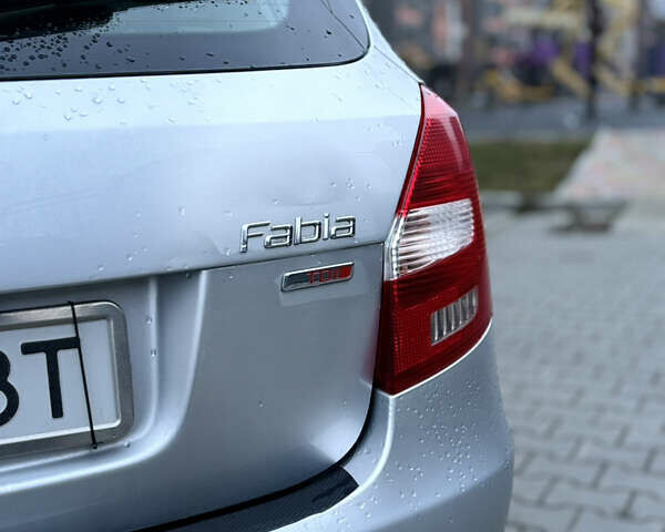 Серый Шкода Фабия, объемом двигателя 1.6 л и пробегом 259 тыс. км за 6200 $, фото 36 на Automoto.ua