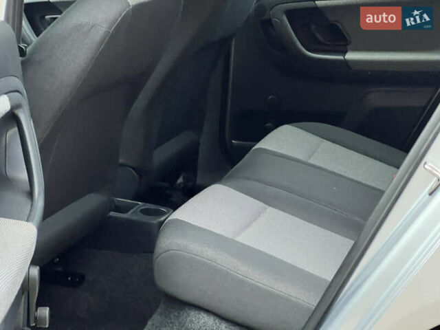 Шкода Фабия 2011 в Трускавце на Automoto.ua Серый Шкода Фабия, объемом двигателя 1.6 л и пробегом 242 тыс. км за 5950 $, фото 84 на Automoto.ua