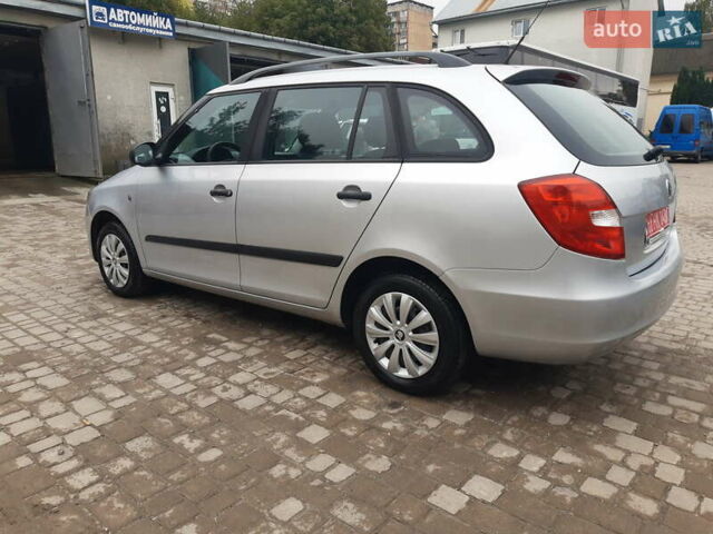 Серый Шкода Фабия, объемом двигателя 1.39 л и пробегом 181 тыс. км за 6350 $, фото 3 на Automoto.ua