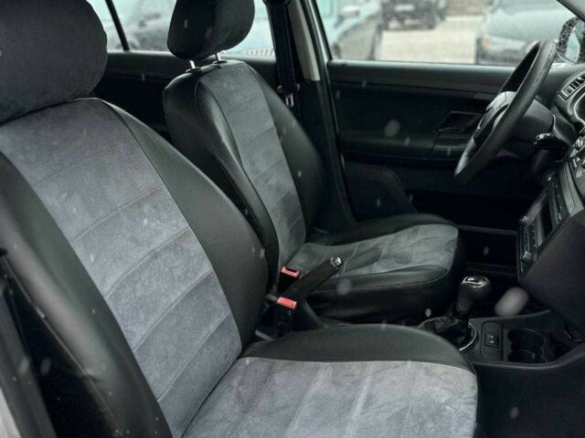 Серый Шкода Фабия, объемом двигателя 1.6 л и пробегом 218 тыс. км за 5499 $, фото 8 на Automoto.ua