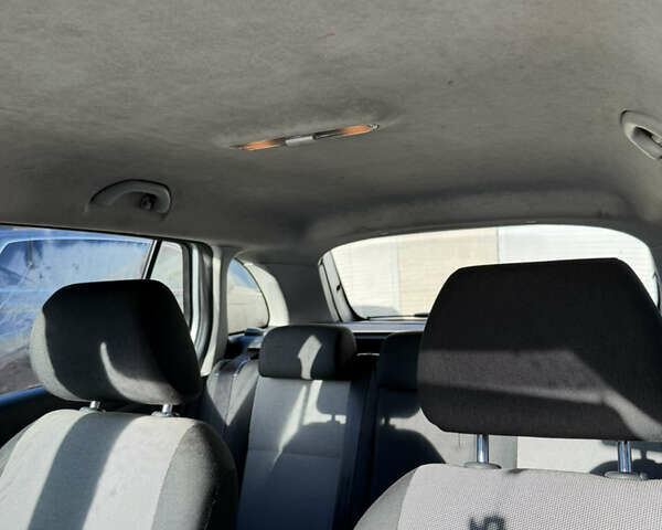 Серый Шкода Фабия, объемом двигателя 1.6 л и пробегом 350 тыс. км за 2499 $, фото 8 на Automoto.ua