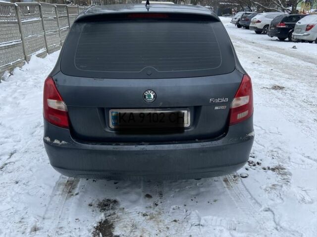 Серый Шкода Фабия, объемом двигателя 1.6 л и пробегом 318 тыс. км за 3500 $, фото 1 на Automoto.ua