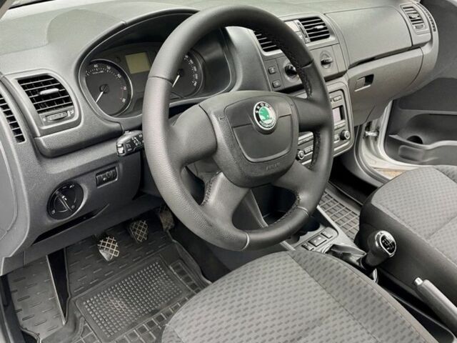 Серый Шкода Фабия, объемом двигателя 1.4 л и пробегом 195 тыс. км за 6200 $, фото 15 на Automoto.ua