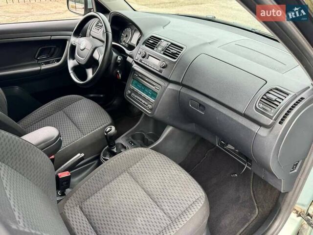 Сірий Шкода Фабія, об'ємом двигуна 1.2 л та пробігом 151 тис. км за 6700 $, фото 20 на Automoto.ua