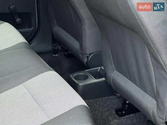 Шкода Фабия 2011 в Трускавце на Automoto.ua Серый Шкода Фабия, объемом двигателя 1.6 л и пробегом 242 тыс. км за 5950 $, фото 96 на Automoto.ua