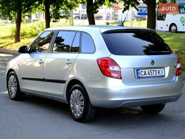 Сірий Шкода Фабія, об'ємом двигуна 1.6 л та пробігом 211 тис. км за 5799 $, фото 3 на Automoto.ua