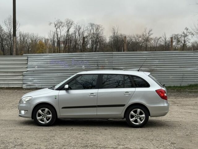 Сірий Шкода Фабія, об'ємом двигуна 1.2 л та пробігом 201 тис. км за 5500 $, фото 7 на Automoto.ua