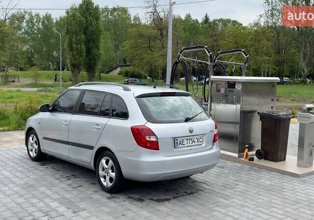 Серый Шкода Фабия, объемом двигателя 1.2 л и пробегом 256 тыс. км за 4600 $, фото 3 на Automoto.ua