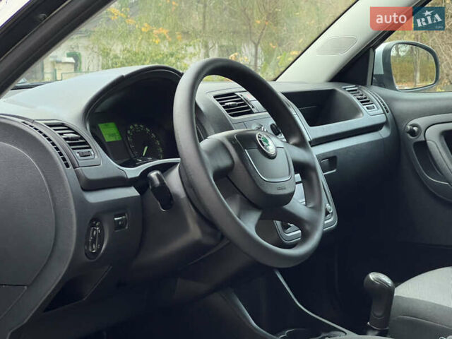 Шкода Фабия 2011 в Трускавце на Automoto.ua Серый Шкода Фабия, объемом двигателя 1.6 л и пробегом 242 тыс. км за 5950 $, фото 62 на Automoto.ua