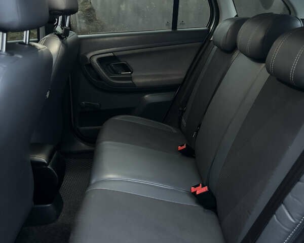 Серый Шкода Фабия, объемом двигателя 1.6 л и пробегом 259 тыс. км за 6200 $, фото 11 на Automoto.ua