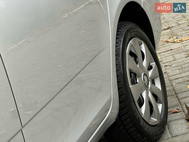 Шкода Фабия 2011 в Трускавце на Automoto.ua Серый Шкода Фабия, объемом двигателя 1.6 л и пробегом 242 тыс. км за 5950 $, фото 28 на Automoto.ua