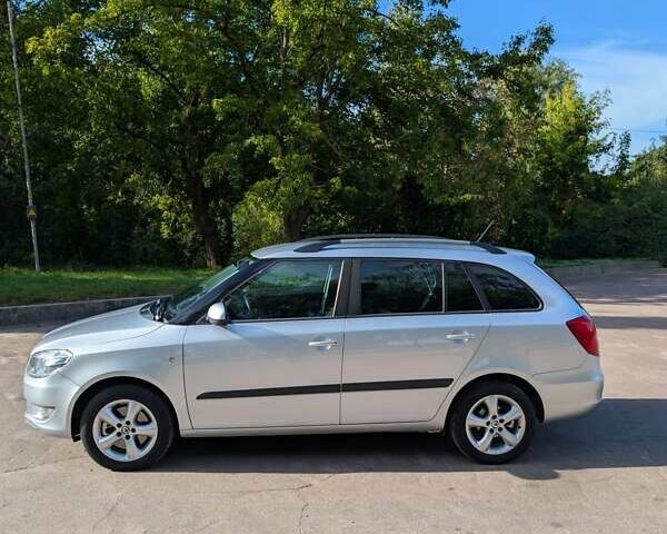 Сірий Шкода Фабія, об'ємом двигуна 1.6 л та пробігом 233 тис. км за 6000 $, фото 1 на Automoto.ua