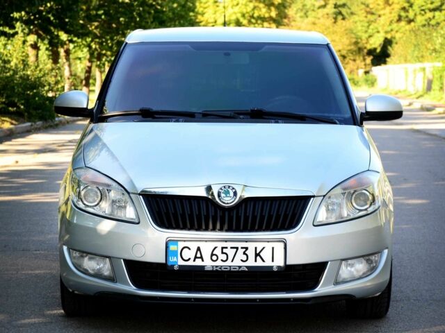 Сірий Шкода Фабія, об'ємом двигуна 1.6 л та пробігом 211 тис. км за 5799 $, фото 1 на Automoto.ua