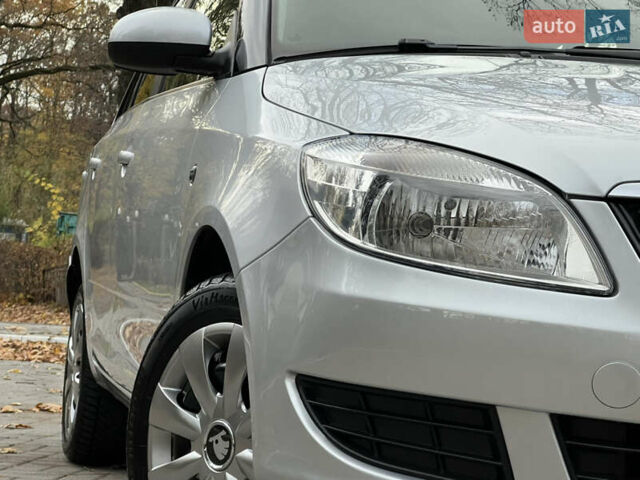 Шкода Фабия 2011 в Трускавце на Automoto.ua Серый Шкода Фабия, объемом двигателя 1.6 л и пробегом 242 тыс. км за 5950 $, фото 8 на Automoto.ua
