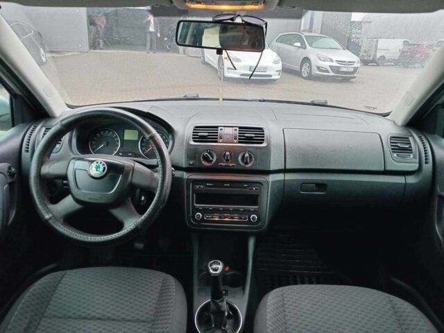 Серый Шкода Фабия, объемом двигателя 1.6 л и пробегом 304 тыс. км за 5490 $, фото 19 на Automoto.ua