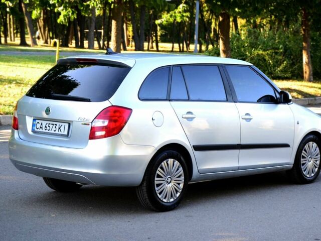 Сірий Шкода Фабія, об'ємом двигуна 1.6 л та пробігом 211 тис. км за 5799 $, фото 5 на Automoto.ua