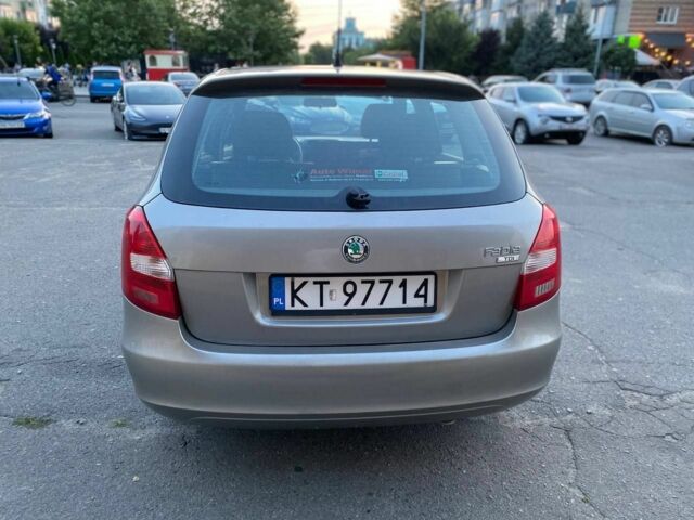 Серый Шкода Фабия, объемом двигателя 1.6 л и пробегом 210 тыс. км за 2200 $, фото 3 на Automoto.ua