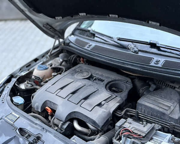 Серый Шкода Фабия, объемом двигателя 1.6 л и пробегом 259 тыс. км за 6200 $, фото 31 на Automoto.ua