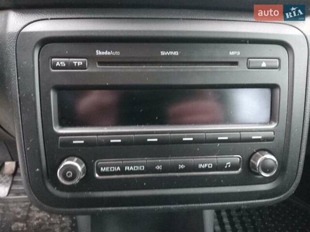 Серый Шкода Фабия, объемом двигателя 1.6 л и пробегом 304 тыс. км за 5490 $, фото 13 на Automoto.ua