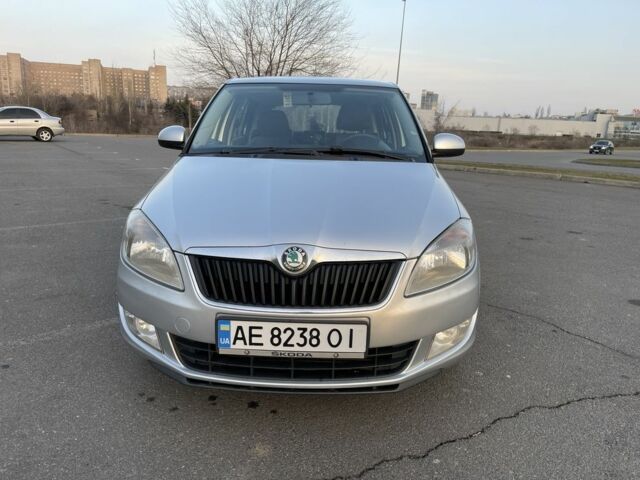 Серый Шкода Фабия, объемом двигателя 1.6 л и пробегом 219 тыс. км за 6000 $, фото 2 на Automoto.ua