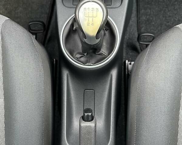 Сірий Шкода Фабія, об'ємом двигуна 1.2 л та пробігом 199 тис. км за 5700 $, фото 23 на Automoto.ua