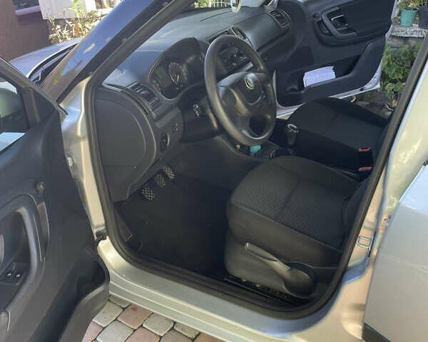 Сірий Шкода Фабія, об'ємом двигуна 1.2 л та пробігом 188 тис. км за 5700 $, фото 9 на Automoto.ua