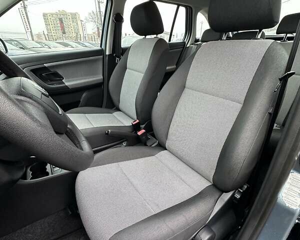 Сірий Шкода Фабія, об'ємом двигуна 1.2 л та пробігом 199 тис. км за 5700 $, фото 14 на Automoto.ua