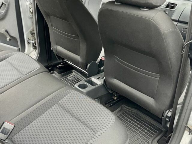 Сірий Шкода Фабія, об'ємом двигуна 1.4 л та пробігом 195 тис. км за 6000 $, фото 20 на Automoto.ua