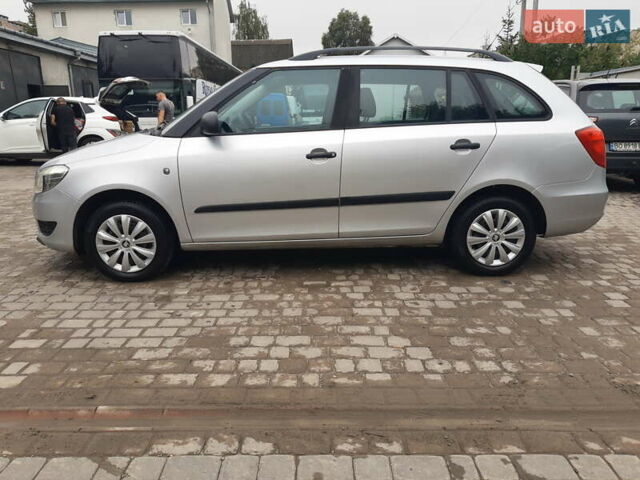 Серый Шкода Фабия, объемом двигателя 1.39 л и пробегом 181 тыс. км за 6350 $, фото 4 на Automoto.ua