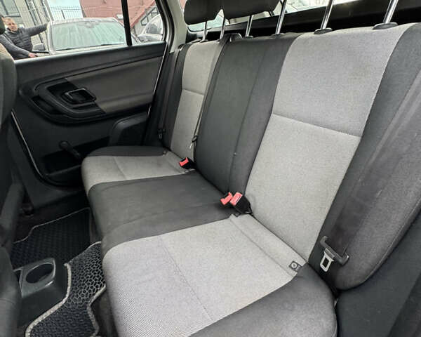 Сірий Шкода Фабія, об'ємом двигуна 1.6 л та пробігом 233 тис. км за 5500 $, фото 19 на Automoto.ua