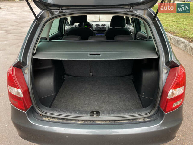 Серый Шкода Фабия, объемом двигателя 1.2 л и пробегом 185 тыс. км за 6000 $, фото 6 на Automoto.ua