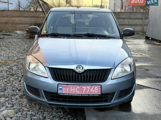 Сірий Шкода Фабія, об'ємом двигуна 1.2 л та пробігом 199 тис. км за 5000 $, фото 1 на Automoto.ua